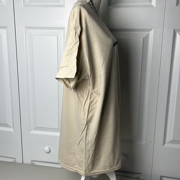 Creative Director Tee Beige Small - Picture 7 of 7